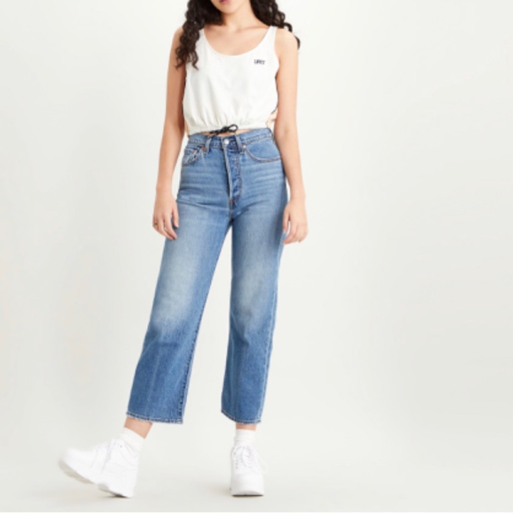 Levi’s Ribcage Straight Ankle Jeans size 28